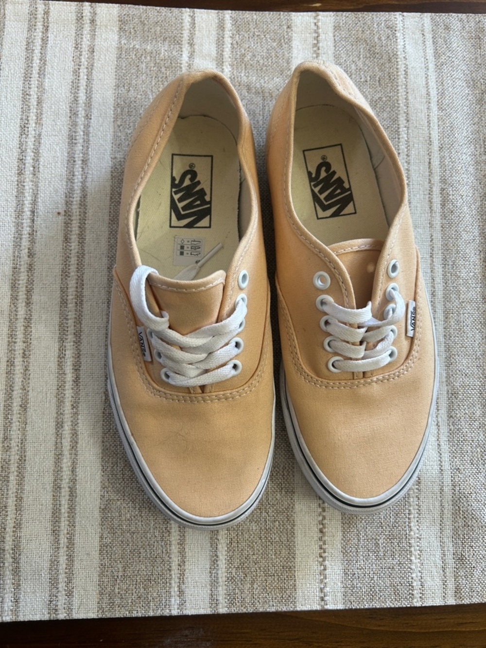 Vans Low-Top Sneakers in Peach and White